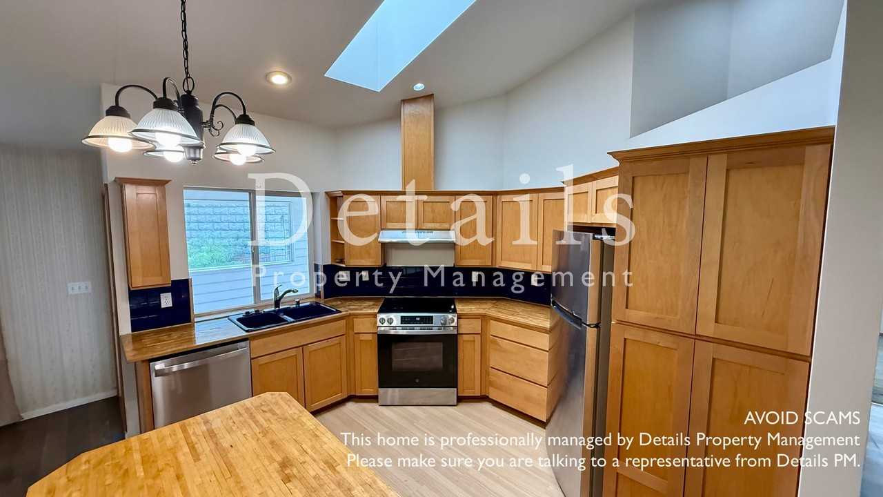 140 Ne Teri Ct - Photo 5 of 20