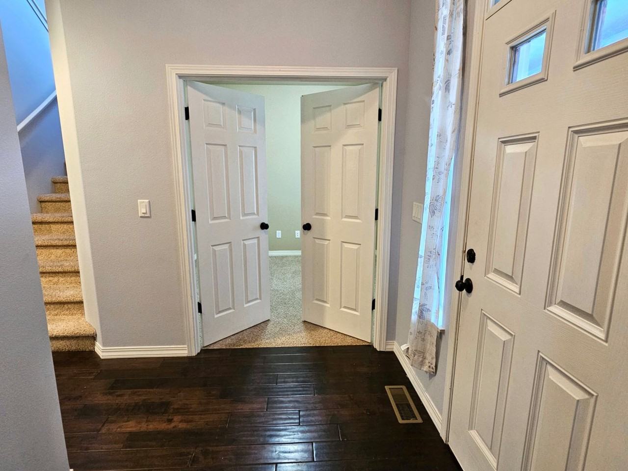 1447 Azalea Ave - Photo 3 of 47