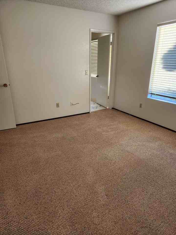 5345 Eagan Ct - Photo 6 of 14