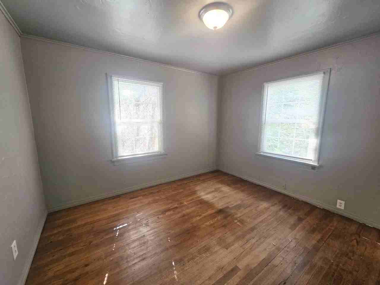 2012 Ne 19th St - Photo 7 of 11