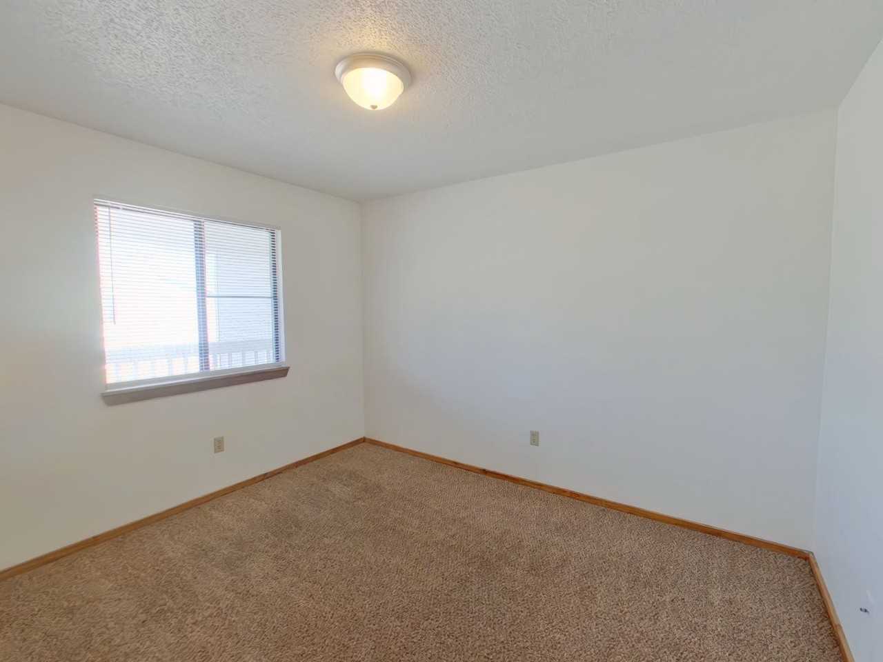 3950 N Garland Cir #4 - Photo 7 of 9