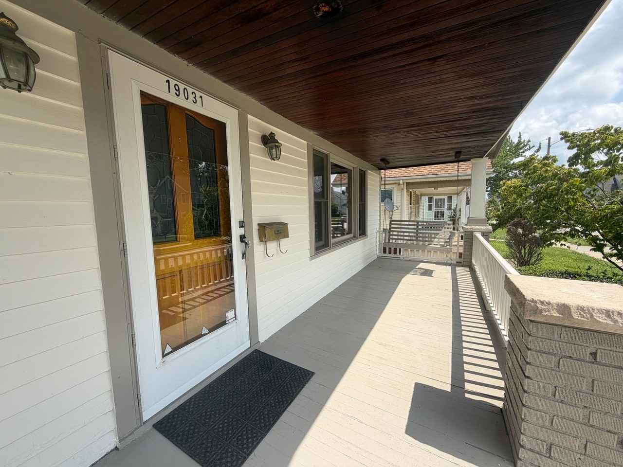 19031 Monterey Ave - Photo 2 of 22