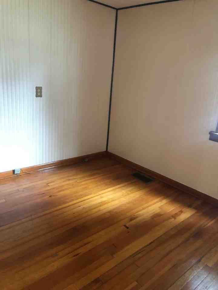 1018 S Aldrich St - Photo 3 of 8