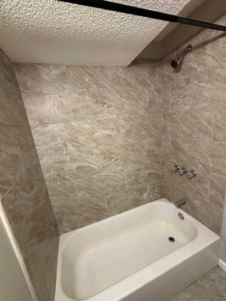 327 Nw Gibson Rd - Photo 5 of 18
