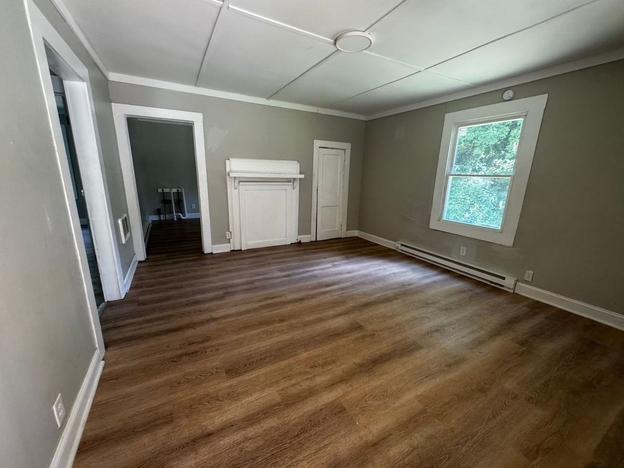 205 Duke St - Photo 2 of 18