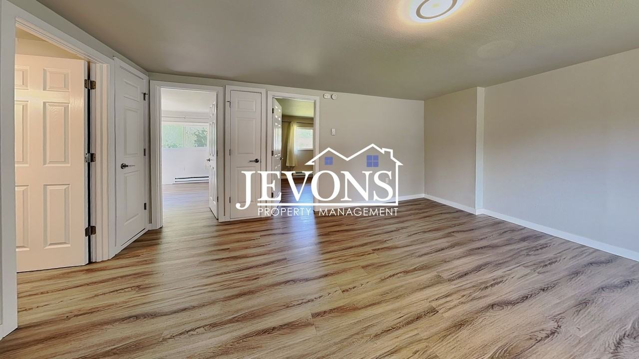 107 Sunnyhill Rd W - Photo 7 of 27