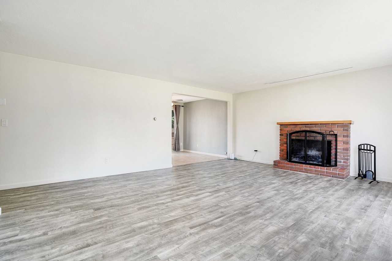 453 Hrubetz Rd Se - Photo 6 of 38