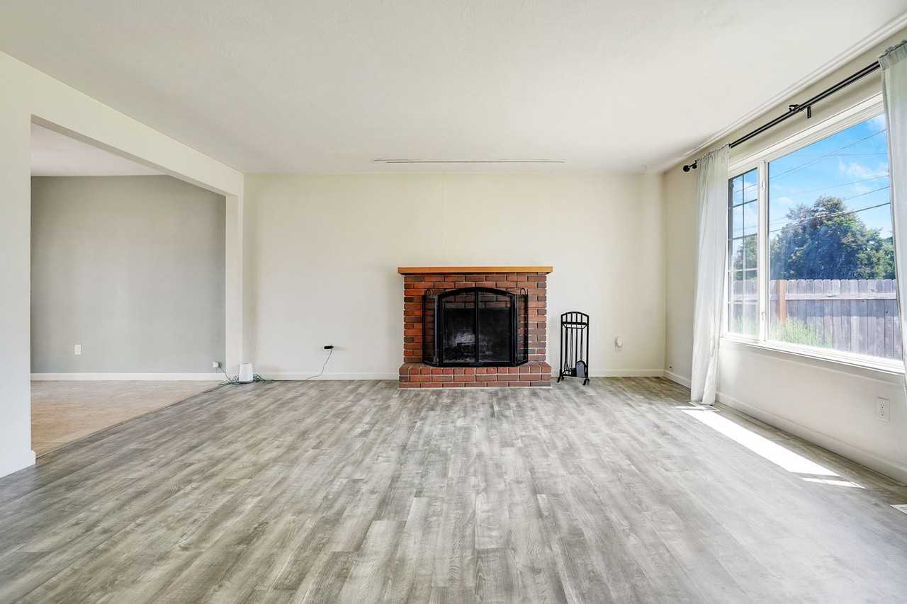 453 Hrubetz Rd Se - Photo 7 of 38