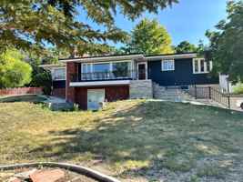 featured image of 2455 Cascade Ave