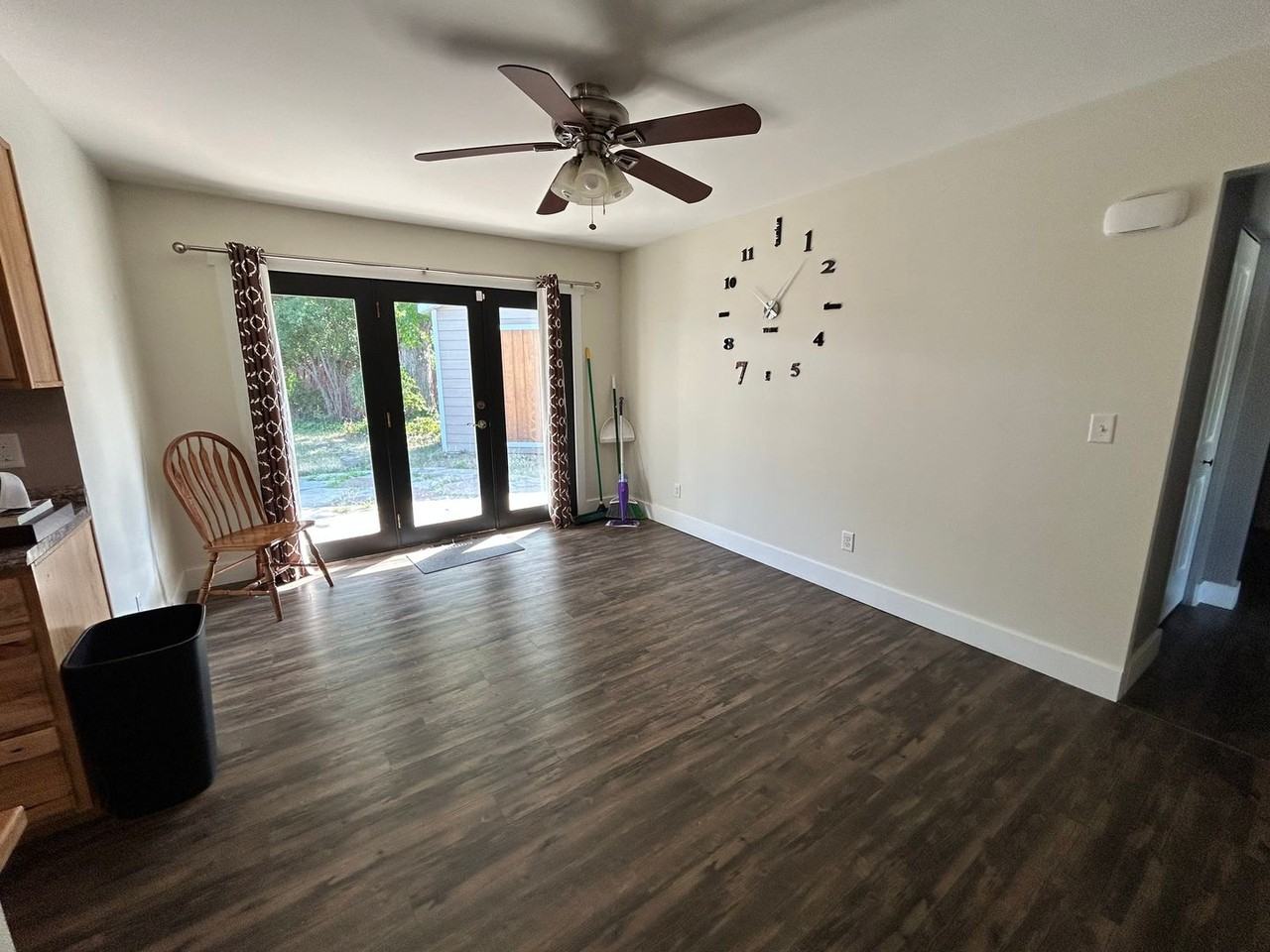 2455 Cascade Ave - Photo 6 of 26
