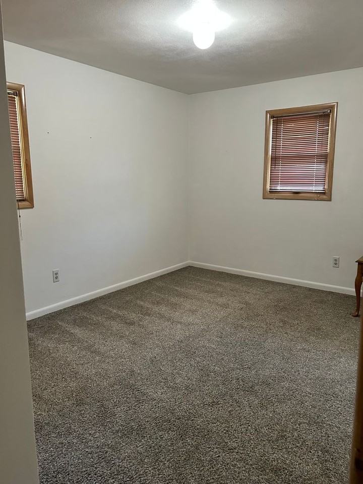 2455 Cascade Ave - Photo 7 of 26