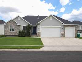 featured image of 662 W Charlotte St