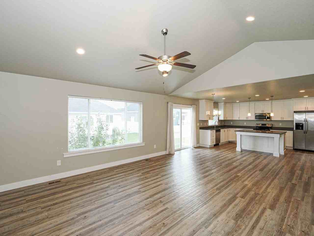 662 W Charlotte St - Photo 4 of 32