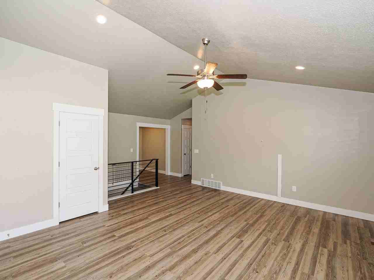 662 W Charlotte St - Photo 6 of 32