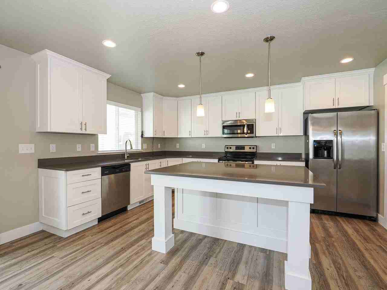 662 W Charlotte St - Photo 7 of 32