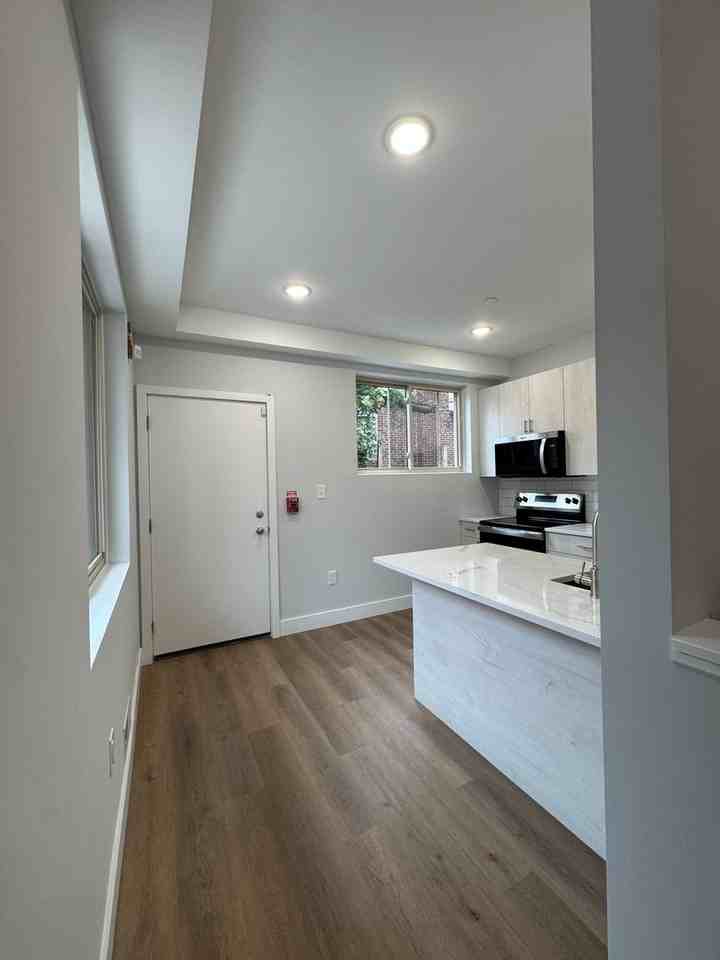 3263 N 13th St. - Photo 4 of 23