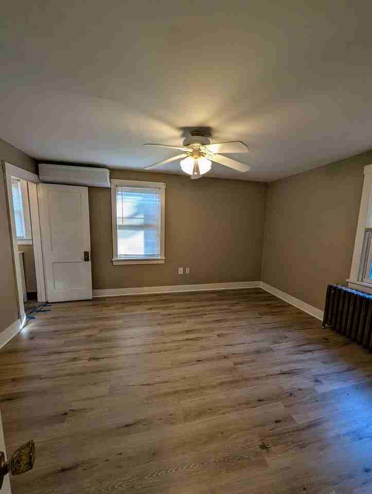 1666 Crafton Blvd - Photo 4 of 6