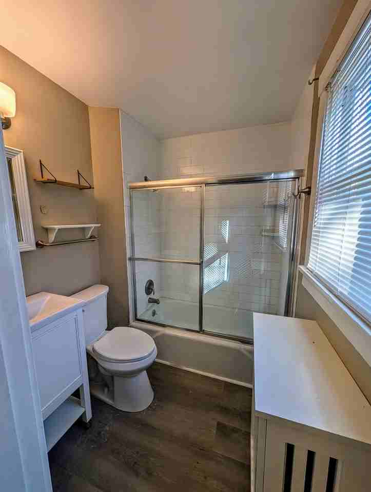 1666 Crafton Blvd - Photo 5 of 6