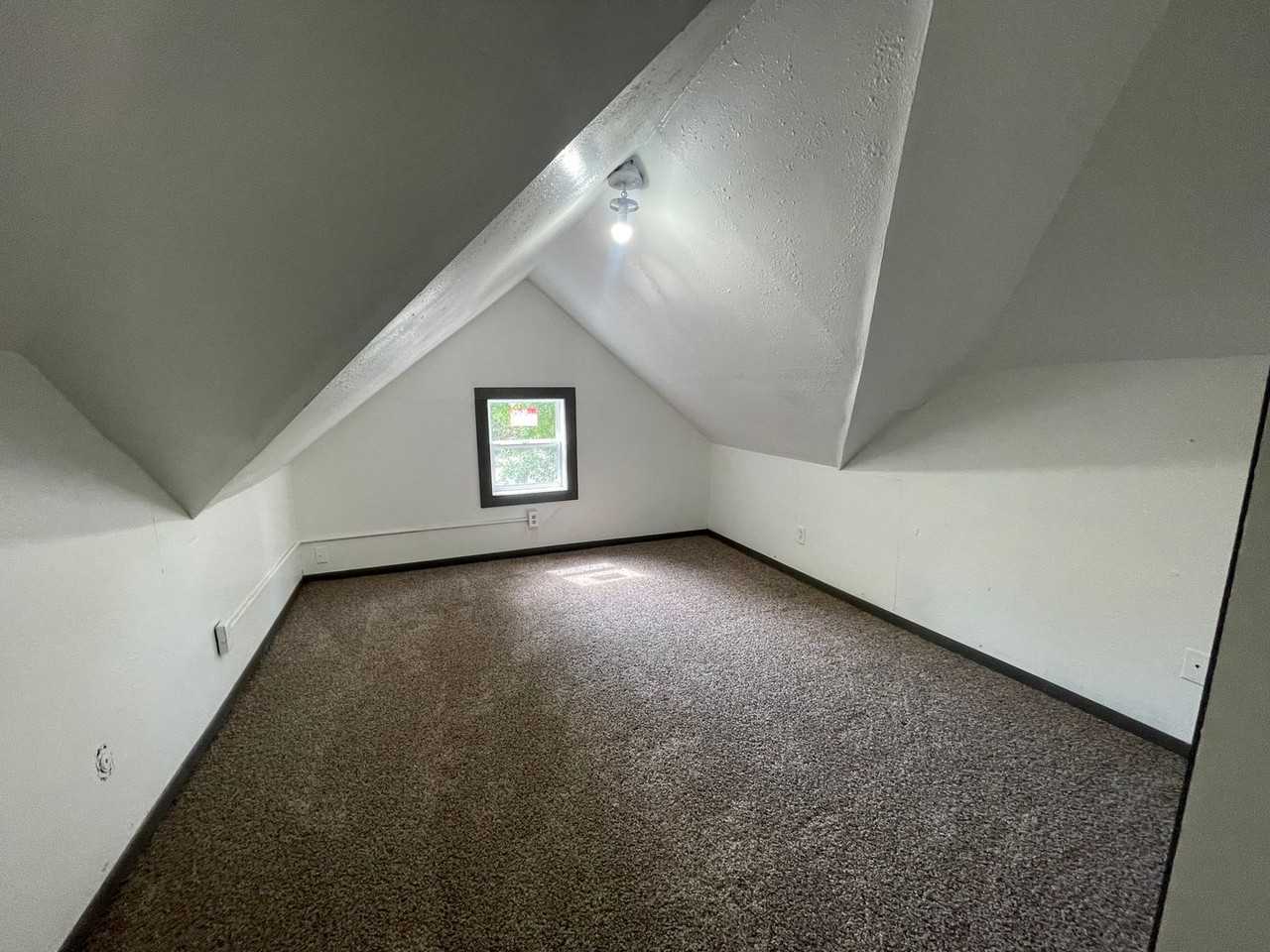 526 4th St Sw - Photo 6 of 18