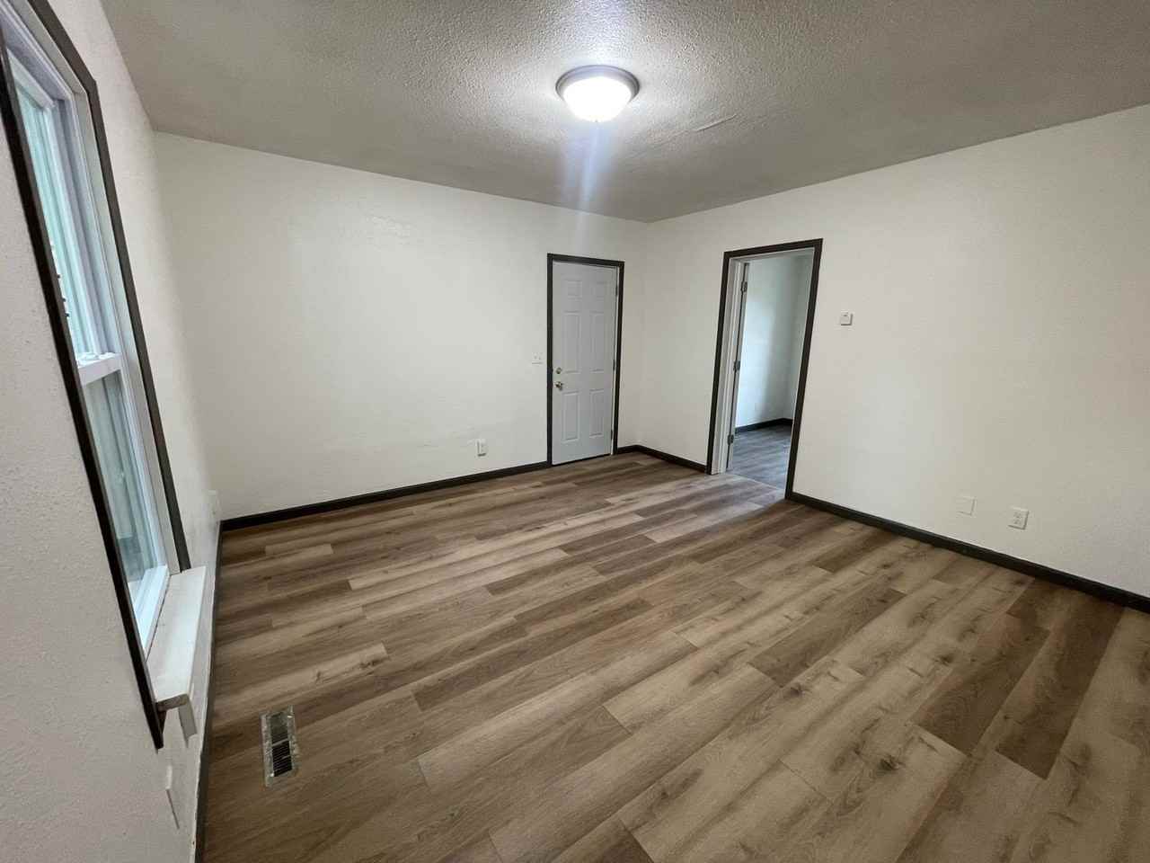 526 4th St Sw - Photo 2 of 18