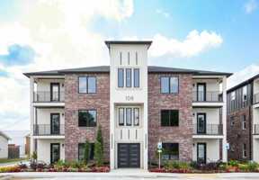 featured image of 103 N Atlanta St