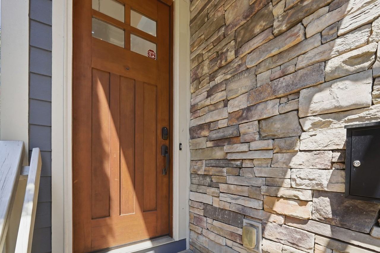 520 Iverson Way - Photo 4 of 48