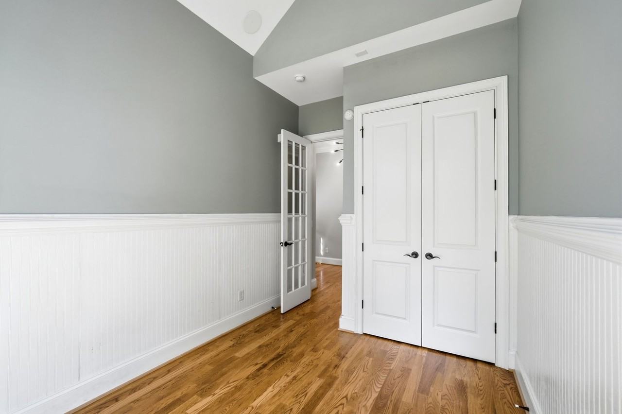 520 Iverson Way - Photo 7 of 48