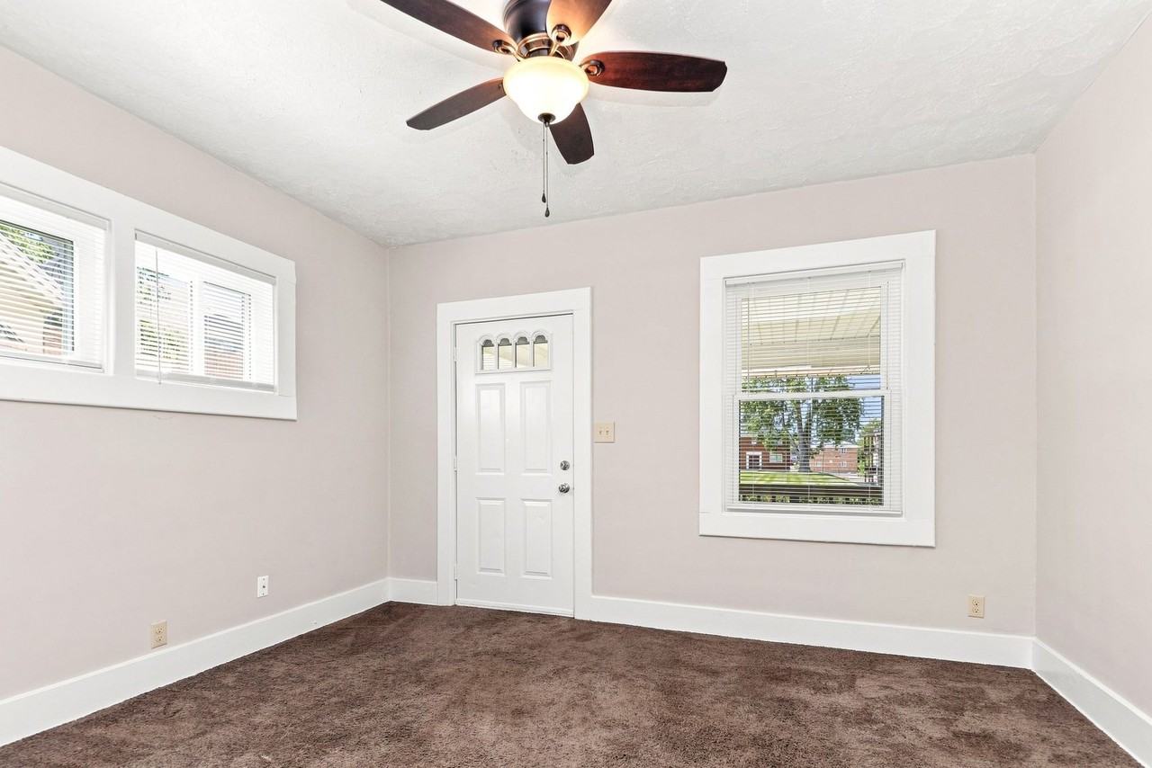 1512 S Smithville Rd - Photo 5 of 10