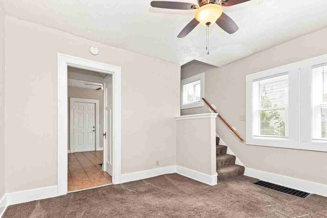 1512 S Smithville Rd - Photo 6 of 10