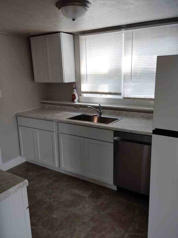 510 Hendricks St - Photo 3 of 7