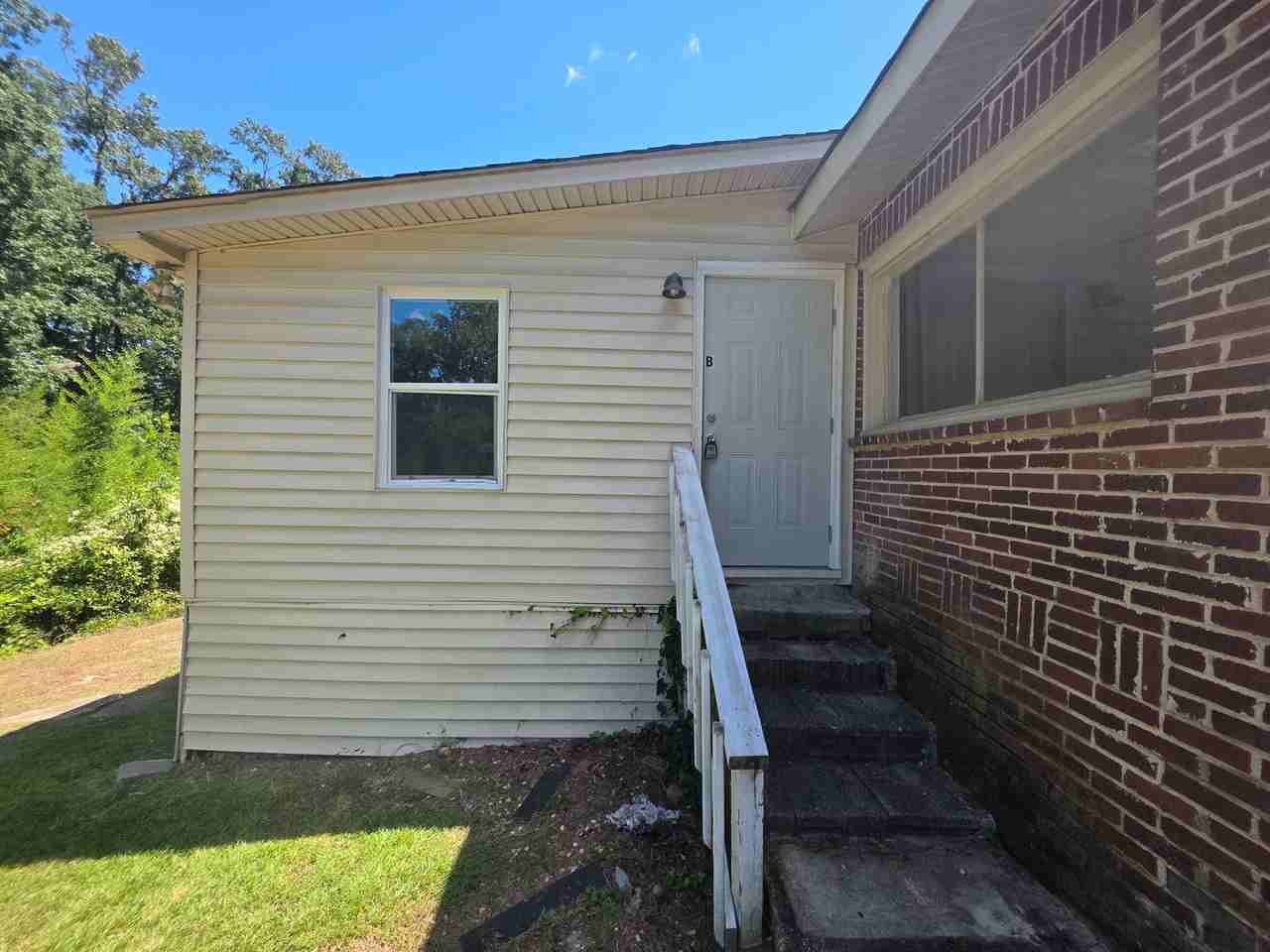 1241B Johnson Ave - Photo 3 of 18