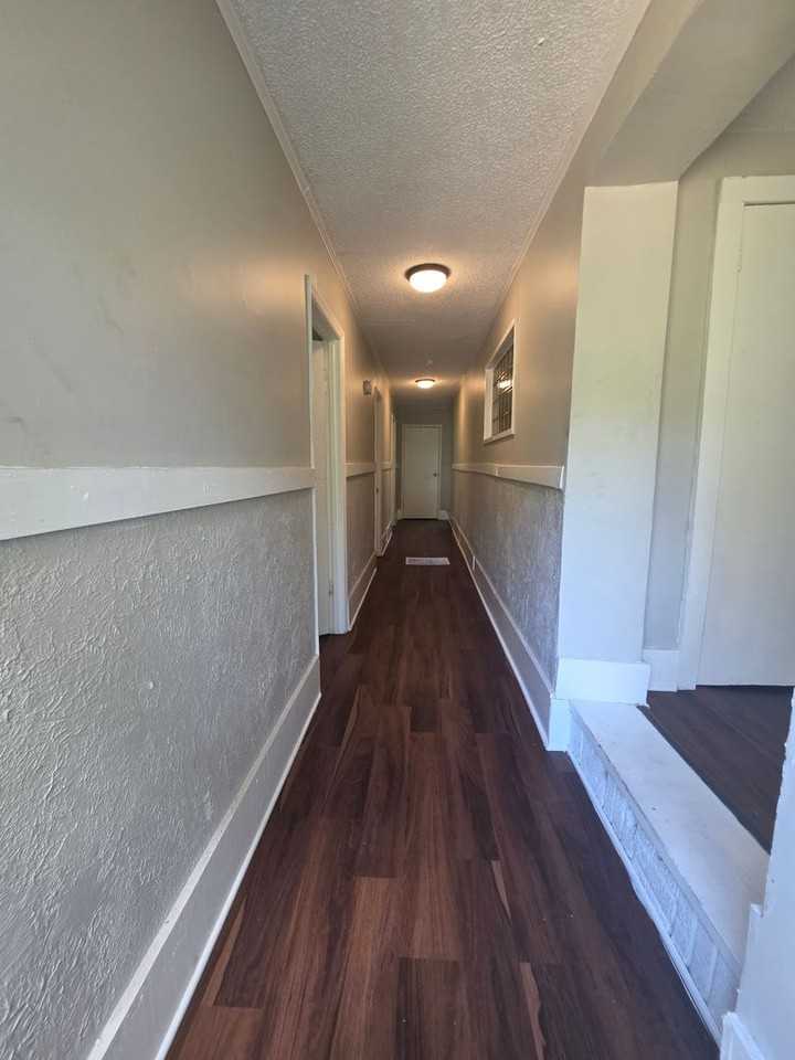 1241B Johnson Ave - Photo 4 of 18
