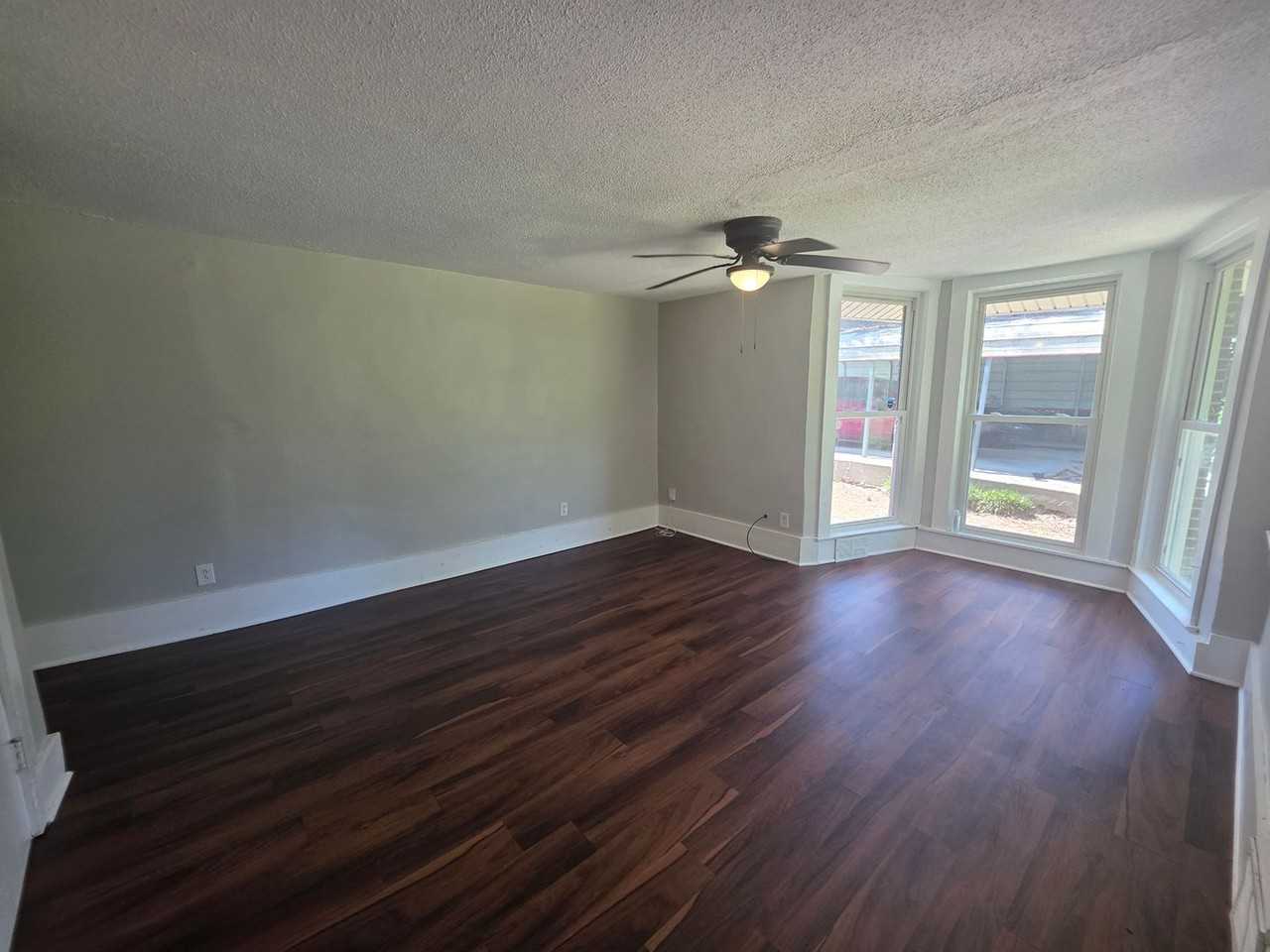 1241B Johnson Ave - Photo 5 of 18