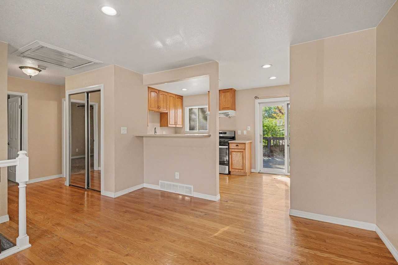 8146 E Fremont Ave - Photo 2 of 23