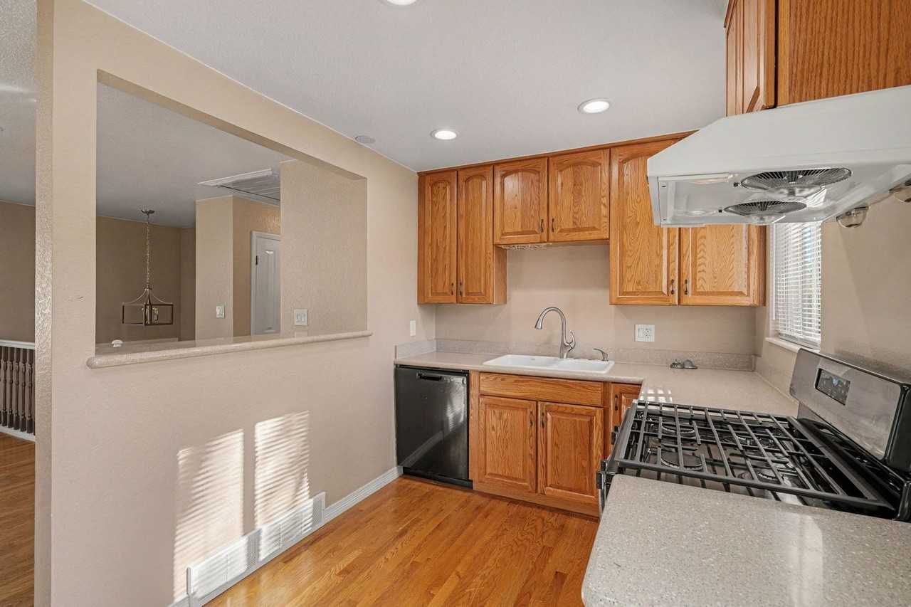 8146 E Fremont Ave - Photo 5 of 23
