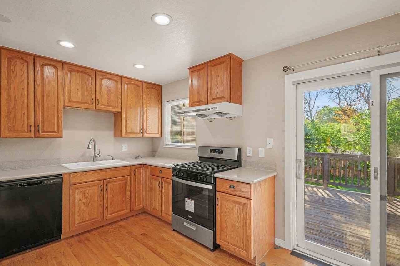 8146 E Fremont Ave - Photo 6 of 23