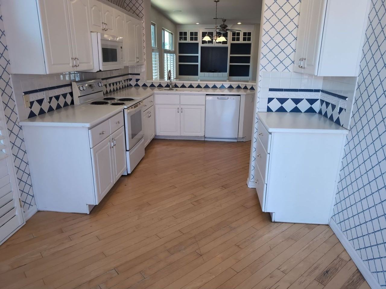2132 Canyon Greens Dr - Photo 4 of 22