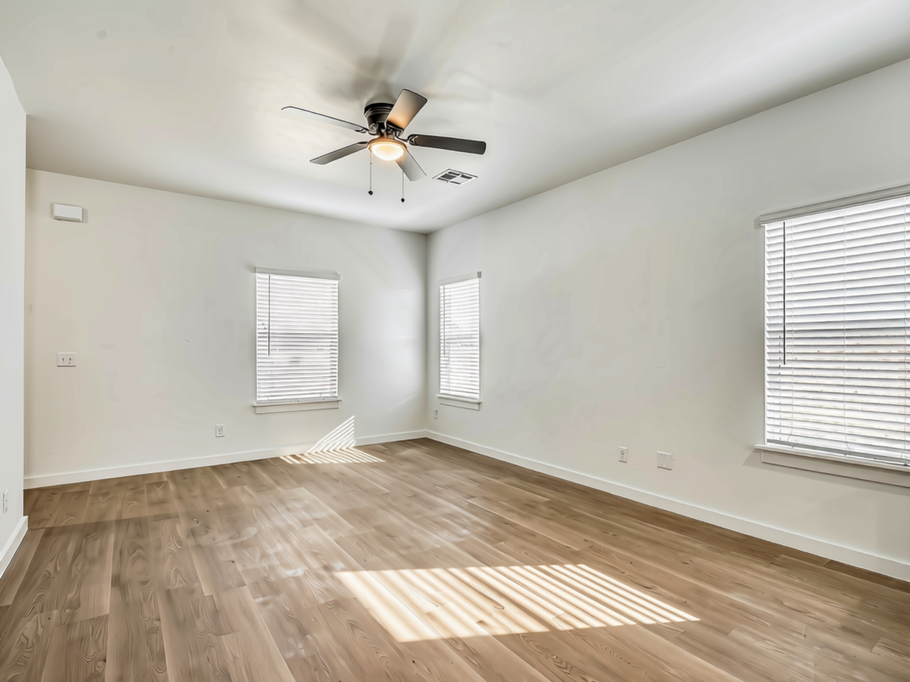 2104 Charles Whitlow Ave - Photo 6 of 10