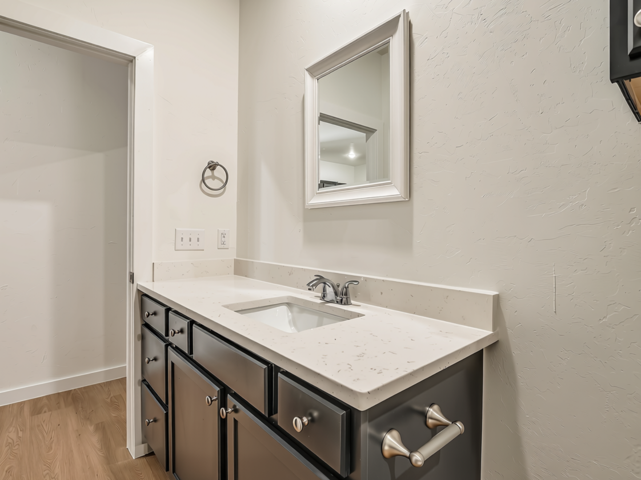 2104 Charles Whitlow Ave - Photo 7 of 10