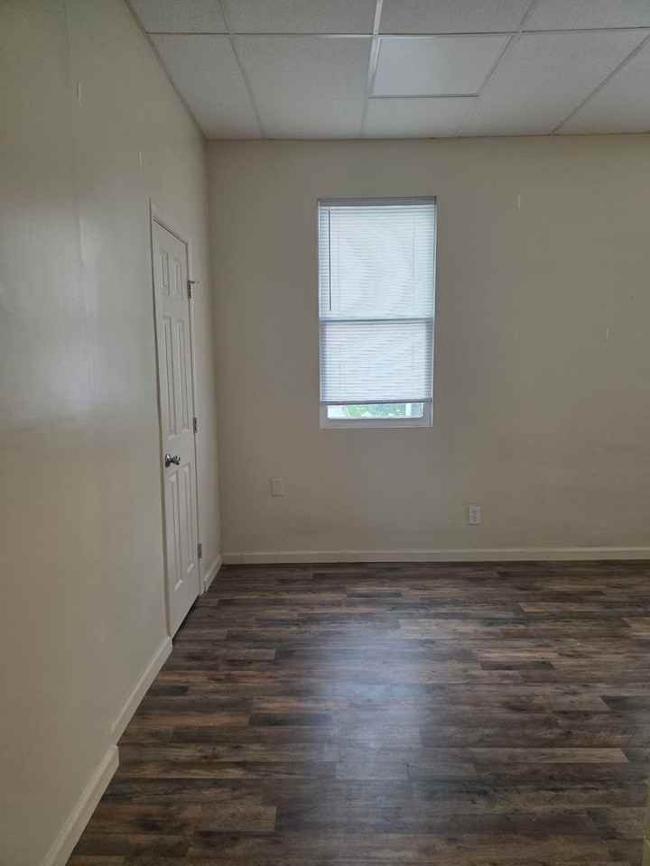 133 Roosevelt Ave #3 - Photo 4 of 14
