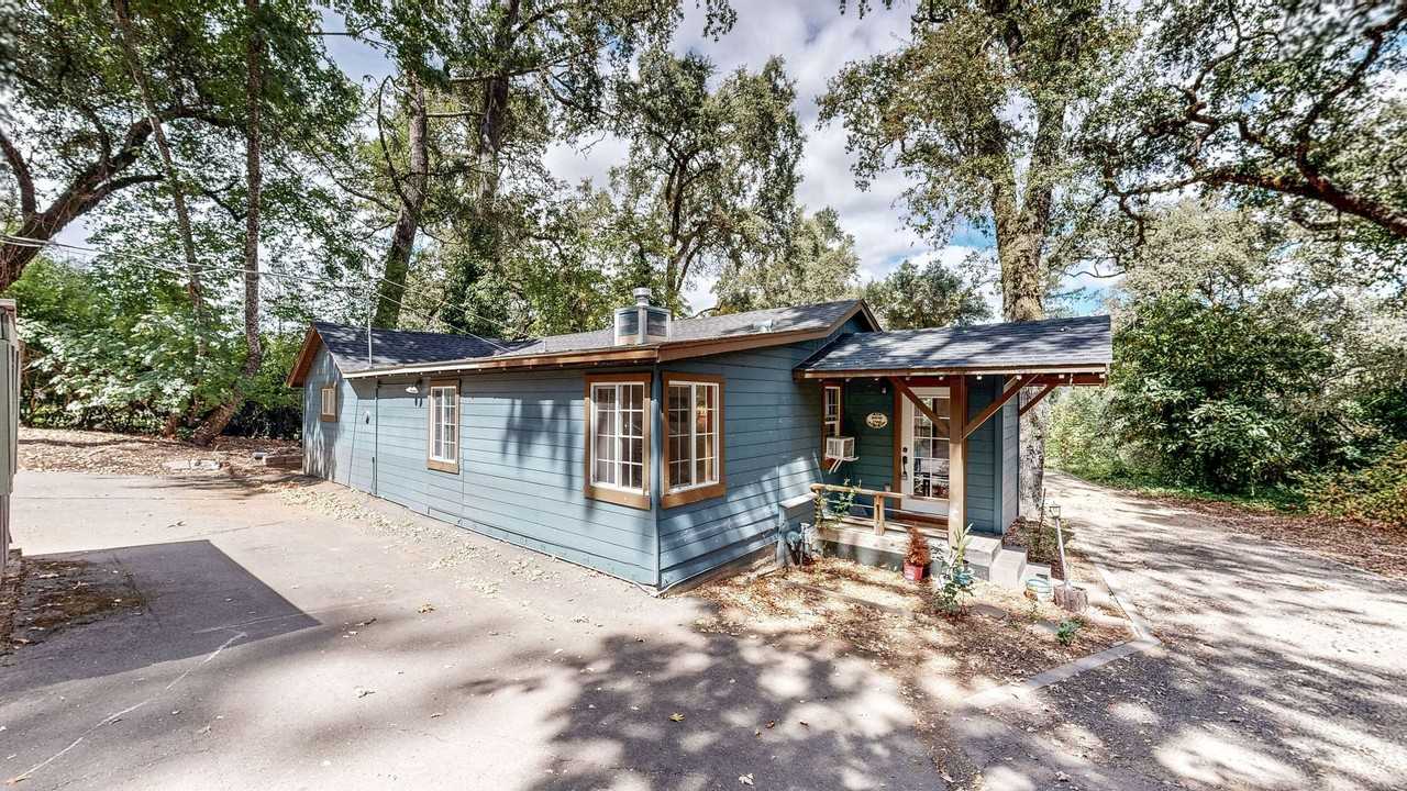 1250 Bentley Dr - Photo 2 of 50