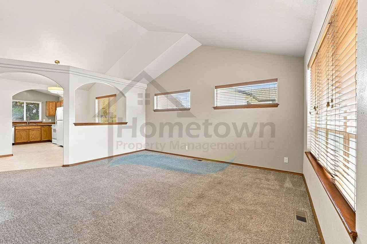 7533 N Winter View Dr - Photo 4 of 40