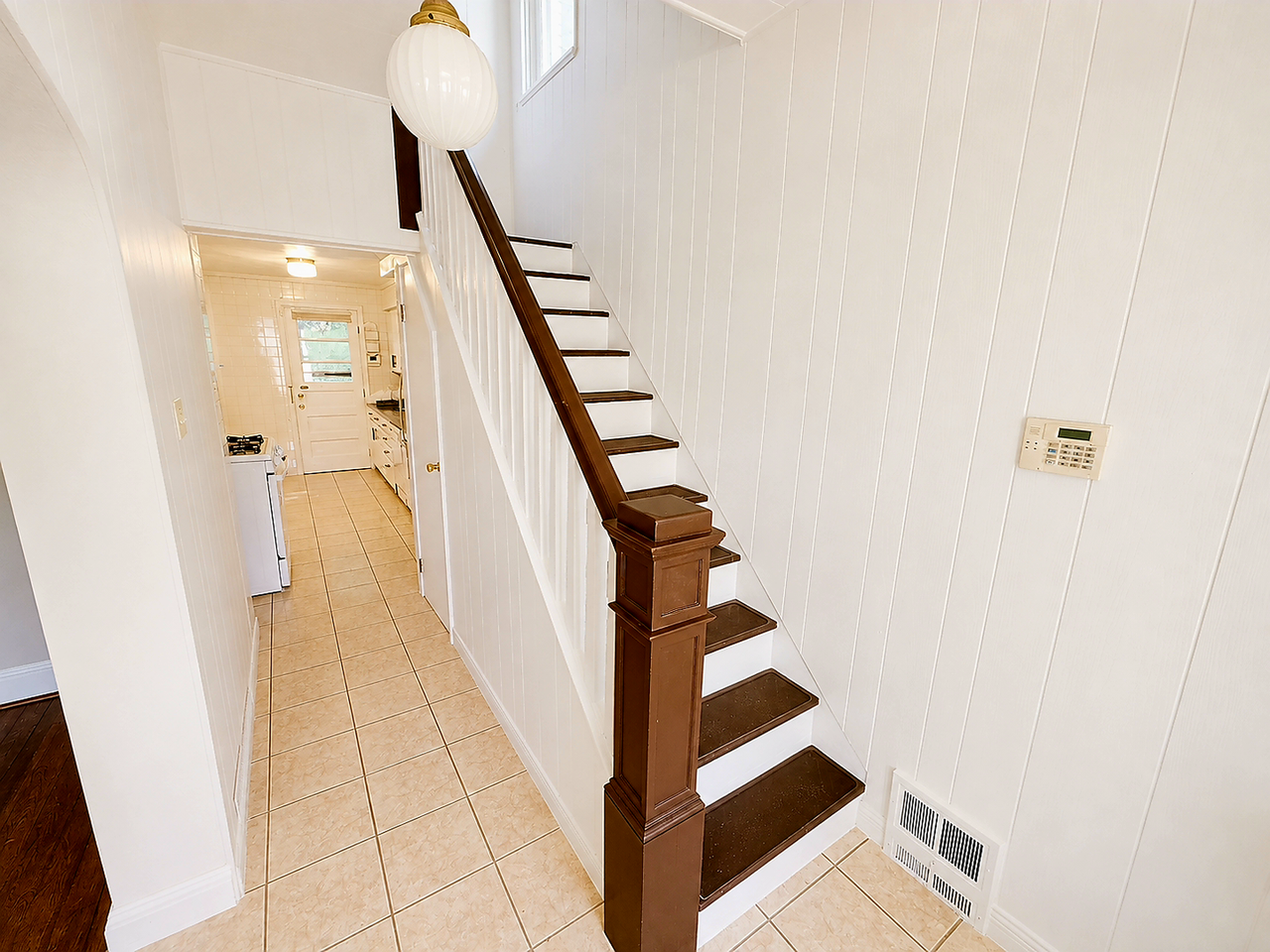 2219 Edgebrook Ave - Photo 3 of 20