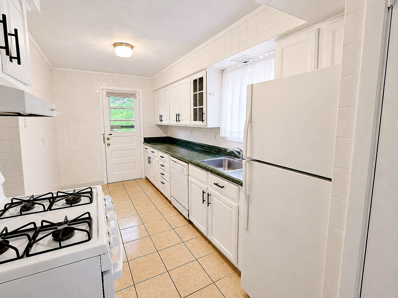 2219 Edgebrook Ave - Photo 6 of 20