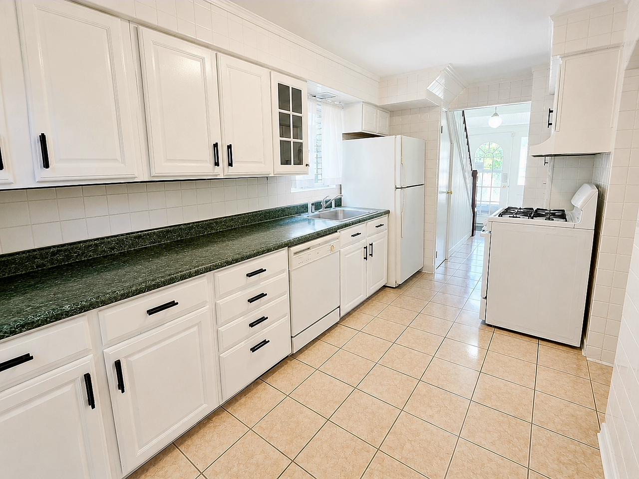 2219 Edgebrook Ave - Photo 7 of 20