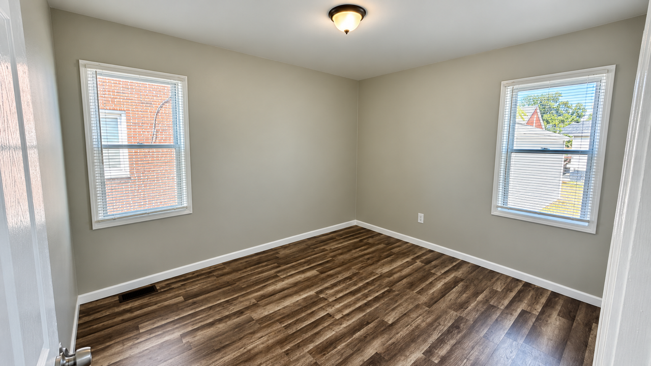 20440 Gallagher St - Photo 4 of 13