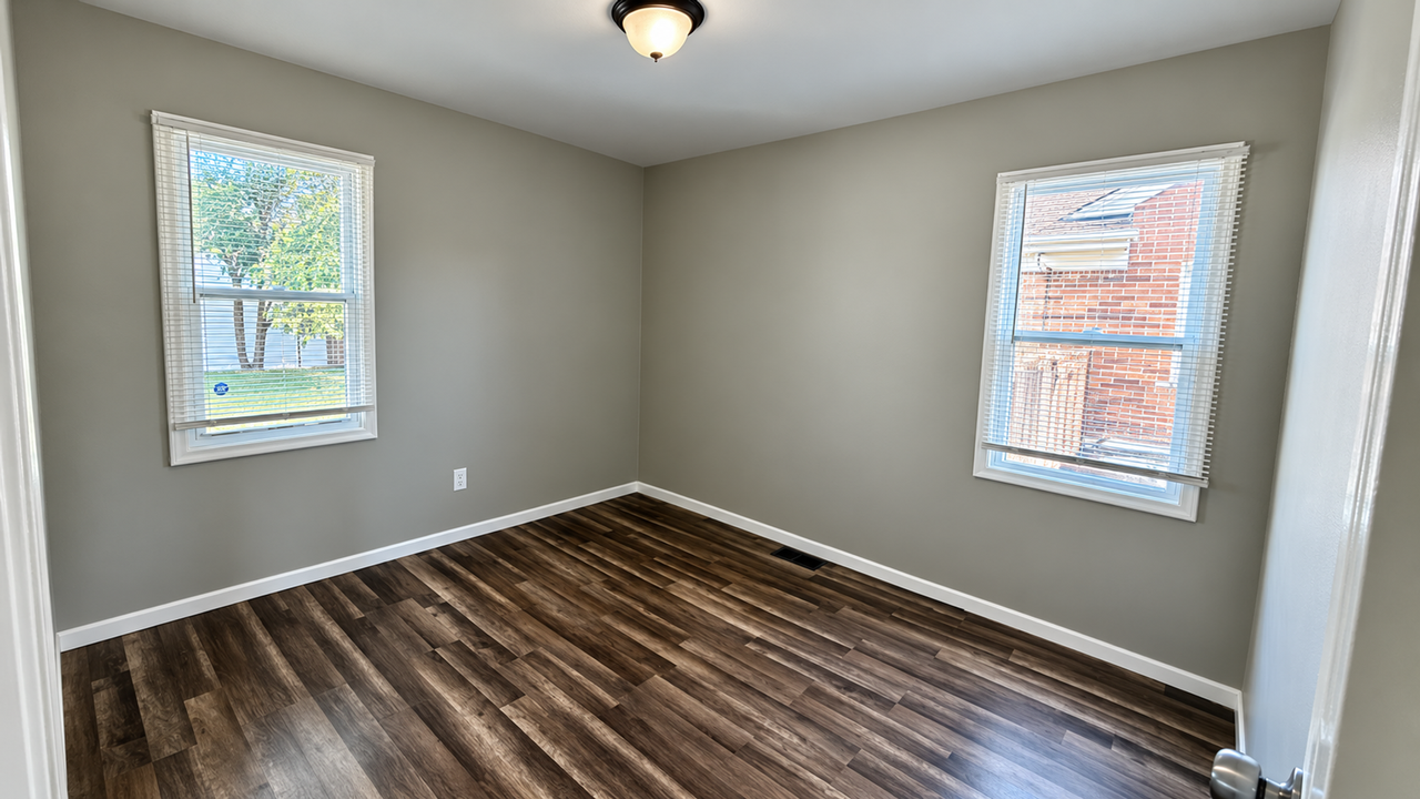 20440 Gallagher St - Photo 7 of 13
