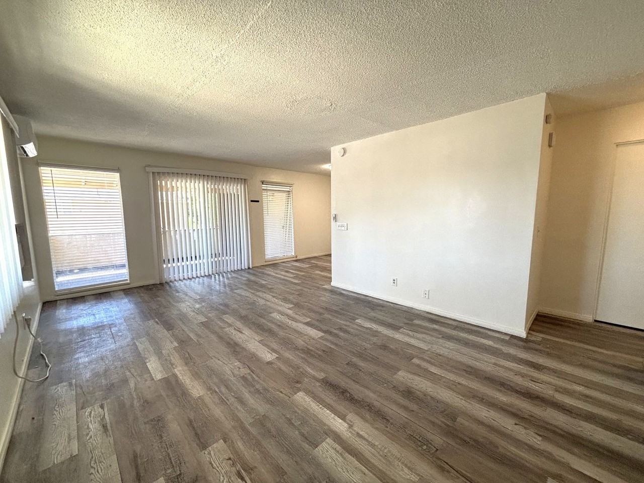 21301 Lake Shore Dr #8 - Photo 5 of 14