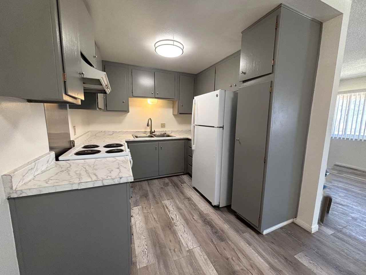 21301 Lake Shore Dr #8 - Photo 7 of 14