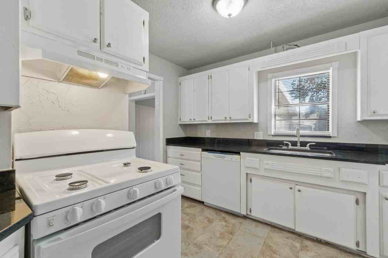 224 E Myrtle Ln - Photo 5 of 11